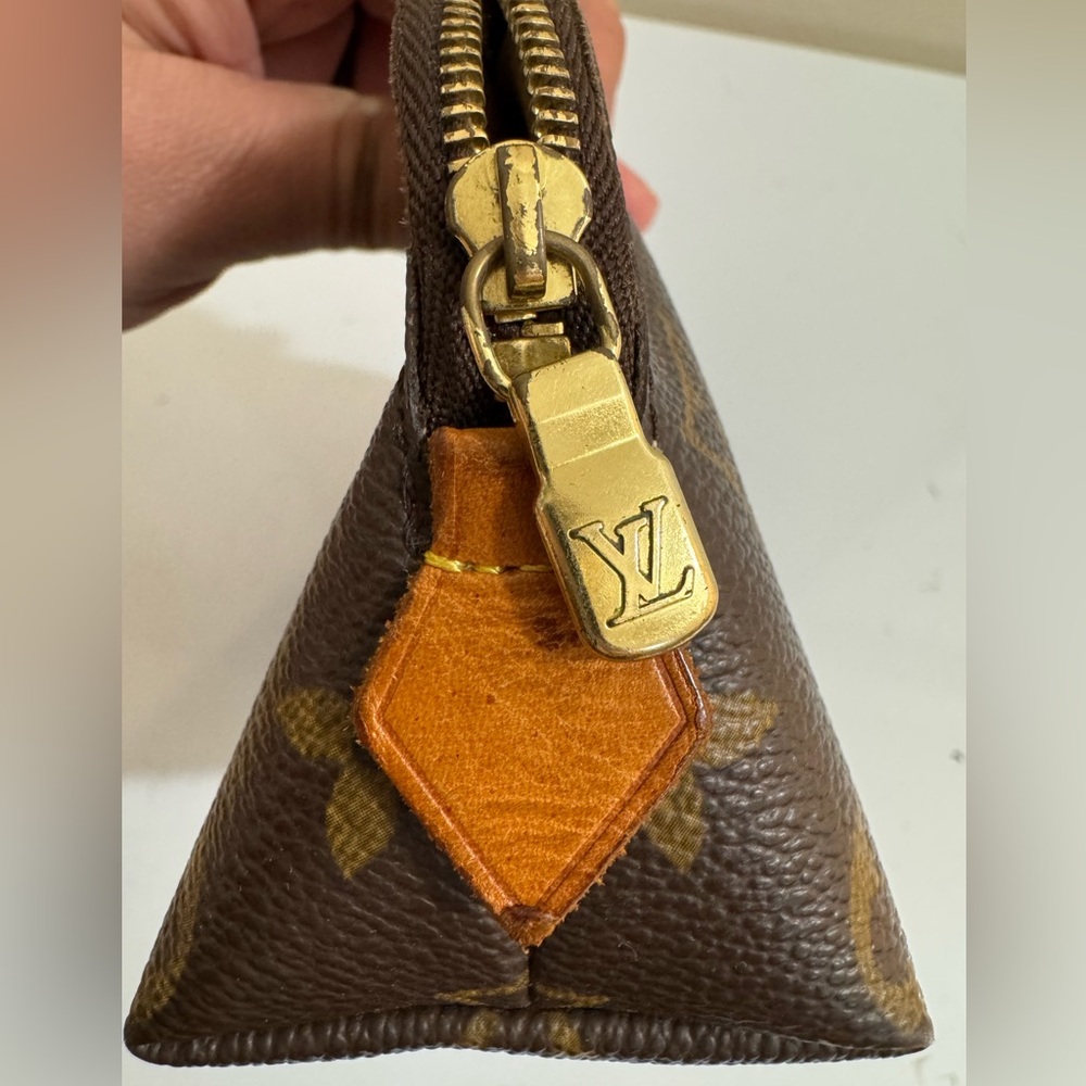 LV Monogram - Louis Vuitton Cosmetic Pouch PM - Picture 7 of 16